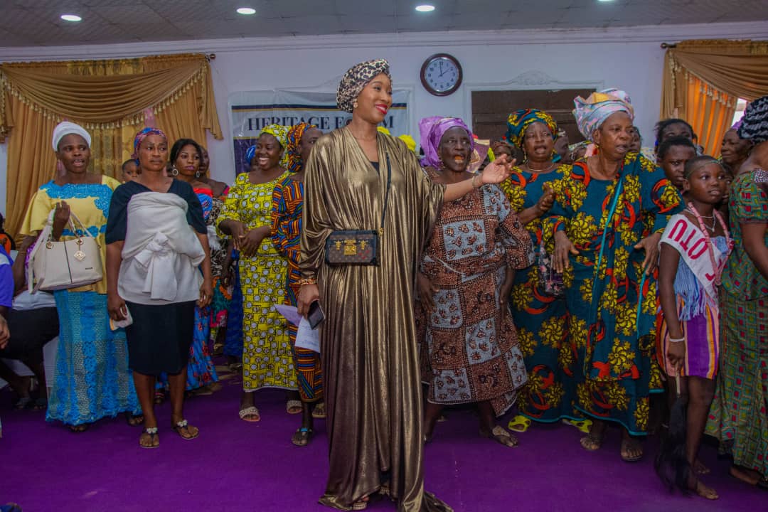 Jubilation in Ile Ife as QMA initiative unveils Olufunso Amosun cash grant